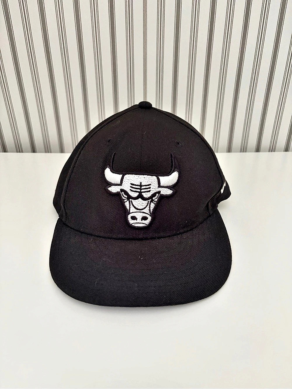 New Era Chicago Bulls 9FIFTY Snapback Hat Black & White Snapback Hat